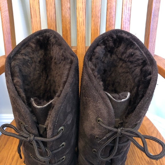 Bear Paw Suede Boots Dark Brown, Size 7 - Picture 8 of 11